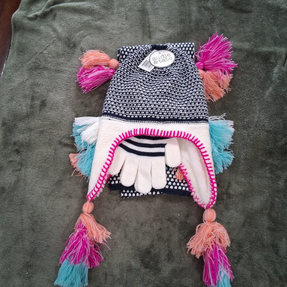 Pom-Pom Hat, Scarf and Gloves Set Beanie